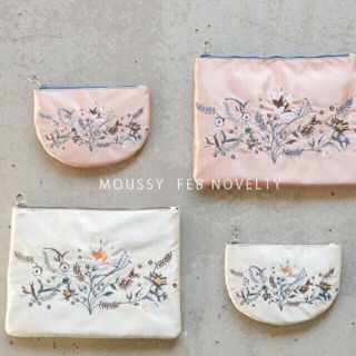 マウジー(moussy)のMOUSSY ノベルティ ホワイト(クラッチバッグ)