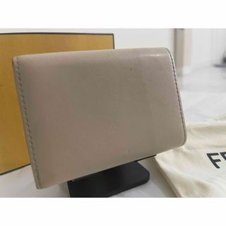 FENDI - FENDI 財布 二つ折り エフイズ レター型 ベージュ ロゴ金具