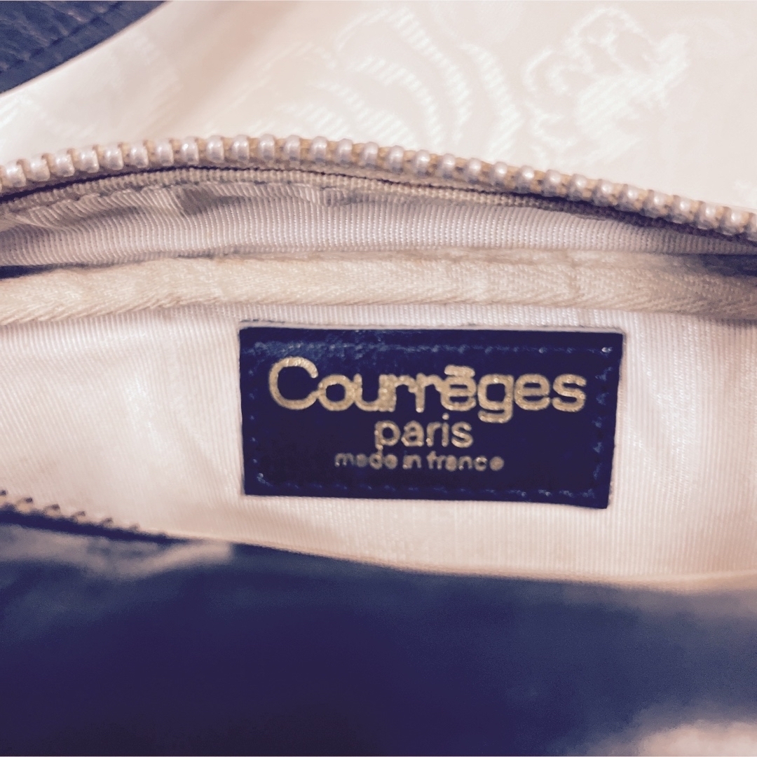 Courreges(クレージュ)のお値下中Courreges、本革、バッグ、レザーショルダーバッグ デカロゴ 黒 レディースのバッグ(ショルダーバッグ)の商品写真