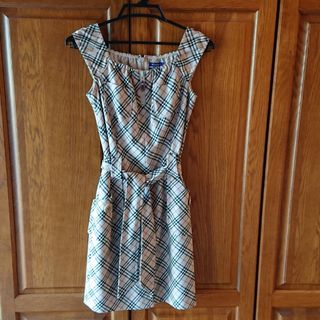 BURBERRY BLUE LABEL - ハラジュクハウス限定カラー カーキ ウール