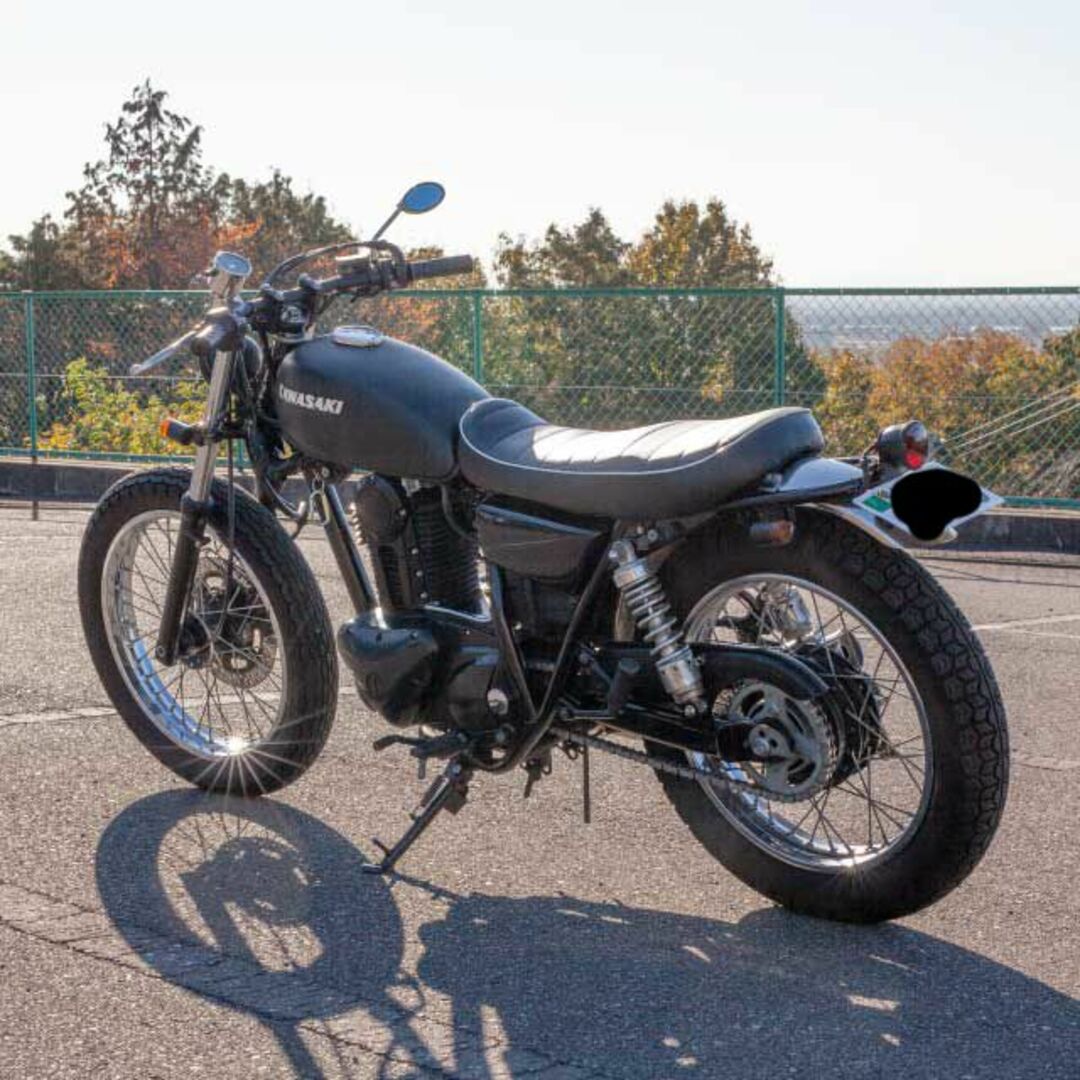 カワサキ(カワサキ)のKawasaki カワサキ 250TR キャブ車 ブラック おしゃれバイク 自動車/バイクのバイク(車体)の商品写真