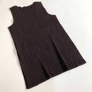 ISSEY MIYAKE イッセイミヤケ 22SS アシンメトリー スクイーズプリーツ トップス グリーン 2