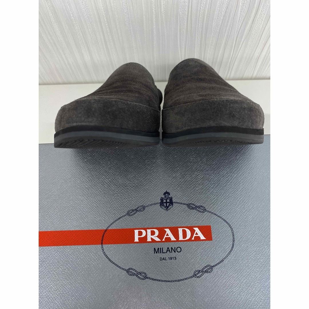 PRADA(プラダ)の値下げ　美品！PRADA プラダ　スリッポン　グレー　サイズ7  26.5cm メンズの靴/シューズ(スリッポン/モカシン)の商品写真