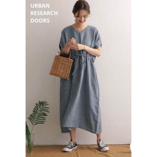 アーバンリサーチドアーズ(URBAN RESEARCH DOORS)のアーバンリサーチドアーズ  リネンウエストギャザー Vネックワンピース(ロングワンピース/マキシワンピース)