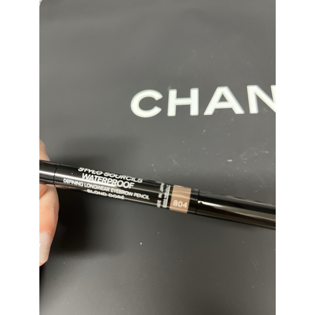 CHANEL(シャネル)のシャネル　アイブロウ　804 新品 コスメ/美容のベースメイク/化粧品(アイブロウペンシル)の商品写真
