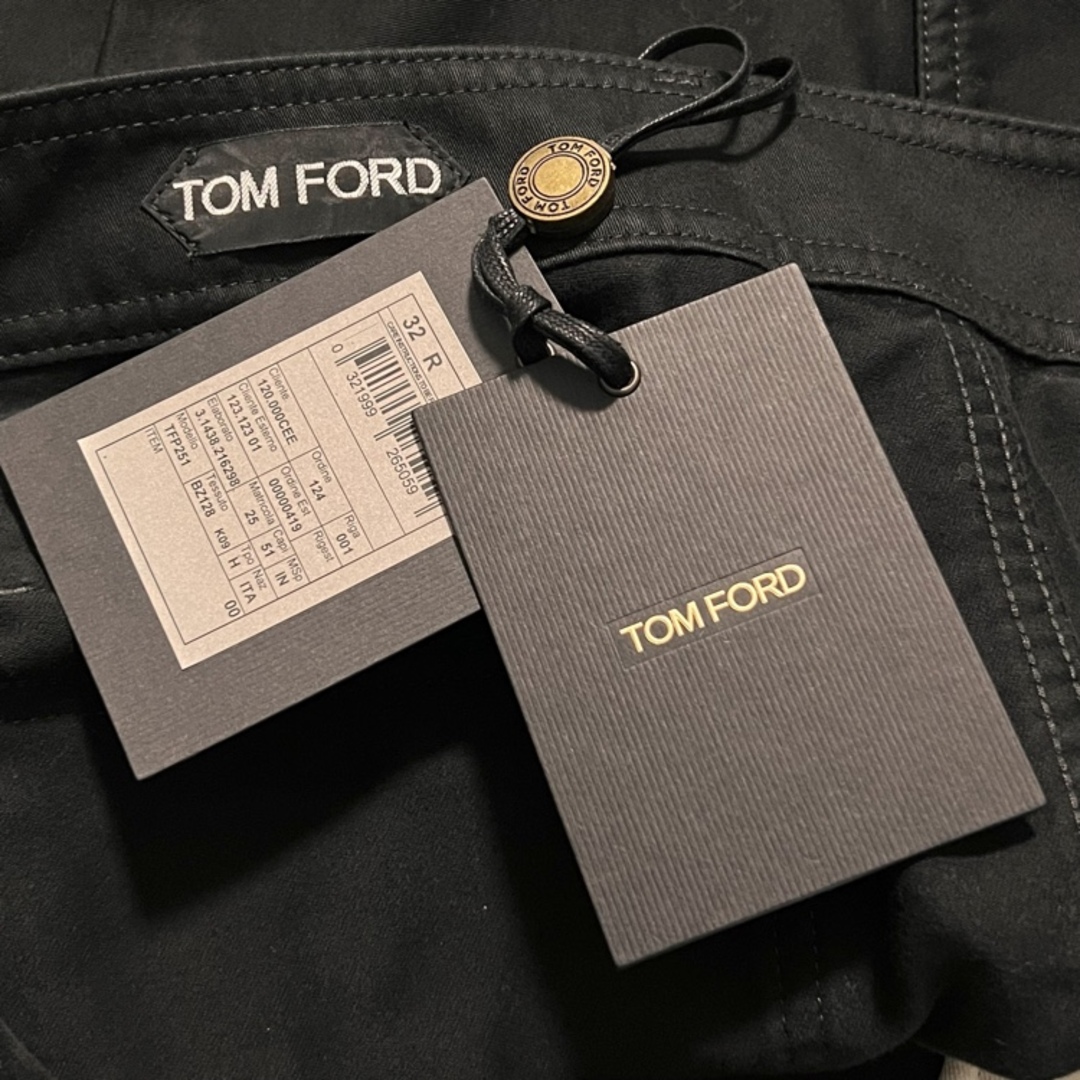 TOM FORD(トムフォード)のTOM FORD トム フォード ミリタリー コットン パンツ ブラック size 32 メンズ BZ128 TFP251 正規品 新品 未使用 メンズのパンツ(ワークパンツ/カーゴパンツ)の商品写真