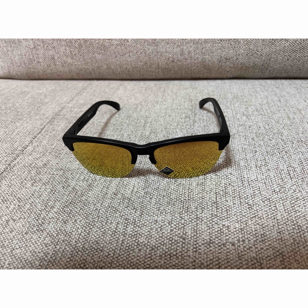 Oakley(オークリー)のOAKLEY FROGSKINS LITE サングラス スポーツ/アウトドアのゴルフ(その他)の商品写真