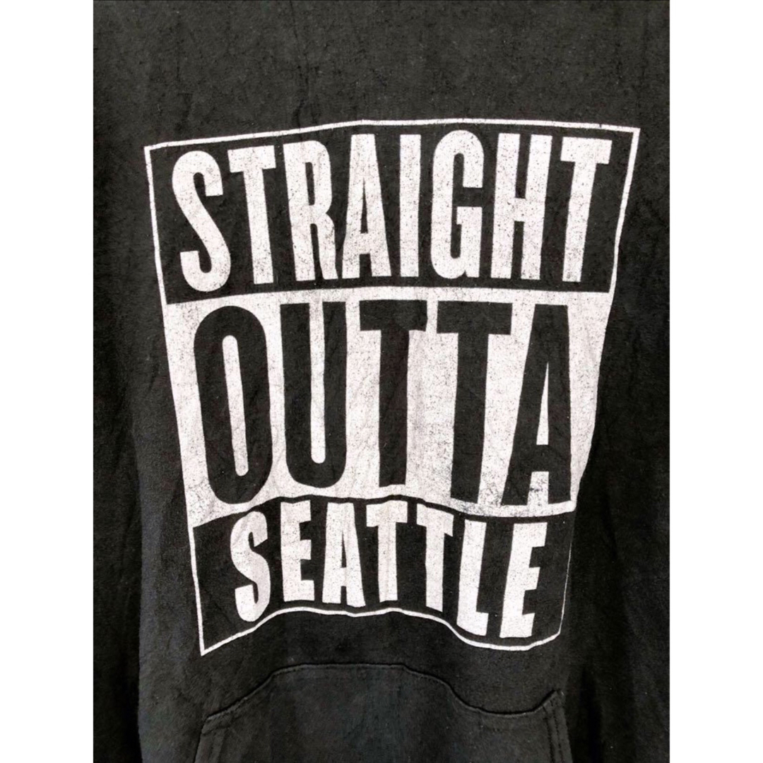 GILDAN(ギルタン)のSTRAIGHT OUTTA SEATTLE　パーカー　XL　黒　USA古着 メンズのトップス(パーカー)の商品写真