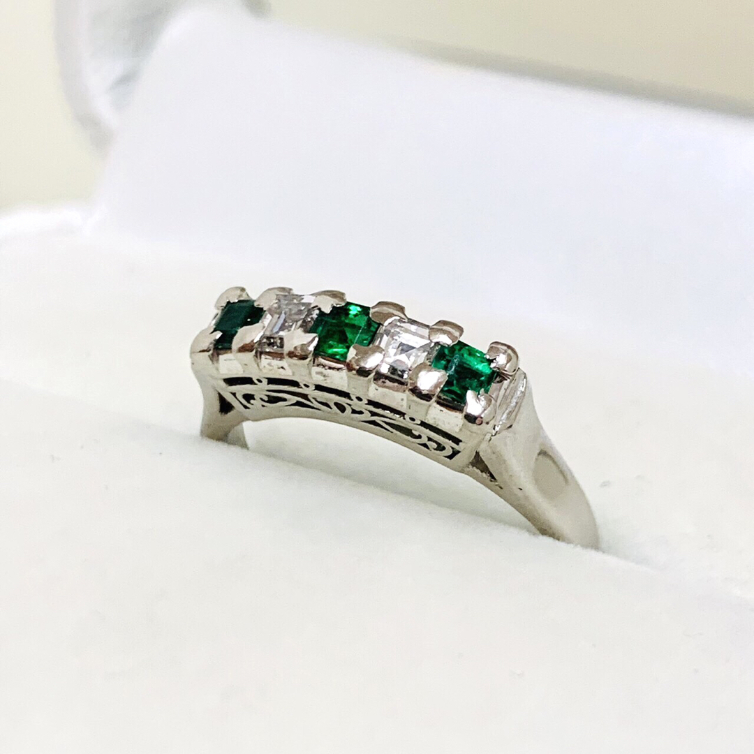 ✴︎極美品 PT900 0.30ct エメラルド 0.26ct ダイヤ リング - アクセサリー