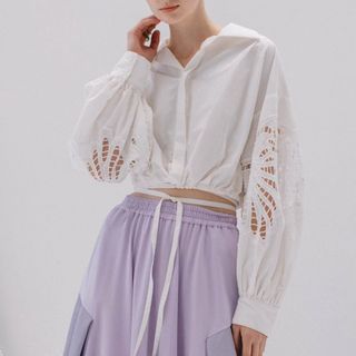 アウラアイラ(AULA AILA)のAula Aila LACE SLEEVE SHORT BLOUSE シャツ(シャツ/ブラウス(長袖/七分))