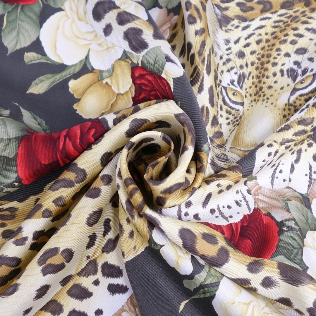 美品 サルヴァトーレ フェラガモ Salvatore Ferragamo スカーフ アニマル柄 花柄 シルク100% レディース イタリア製 マルチカラー 美品 サルヴァトーレ フェラガモ Salvatore Ferragamo スカーフ アニマル柄 花柄 シルク100% レディース イタリア製 マルチカラー