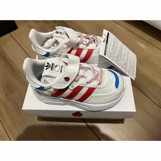 アディダス(adidas)のadidas キティコラボシューズ(スニーカー)