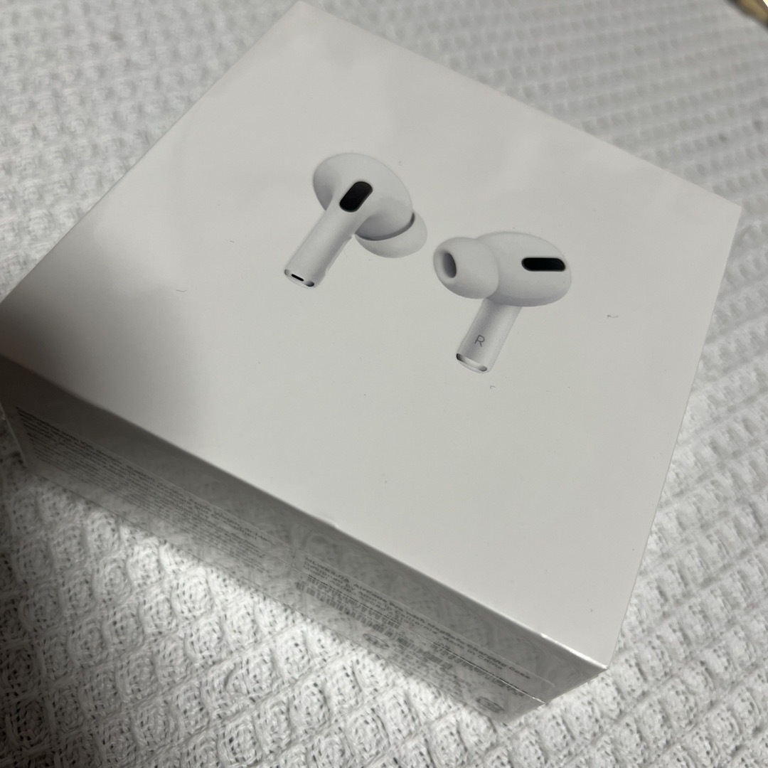 スマホ家電カメラアップル AirPods Pro MLWK3J/A