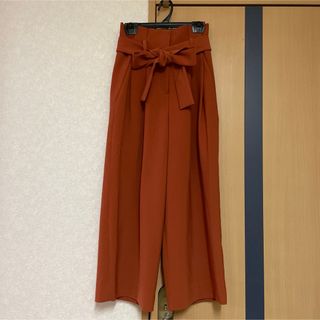 コス(COS)のお値下げ　【COS】レディース  タックワイドパンツ  オレンジ　32  美品(カジュアルパンツ)