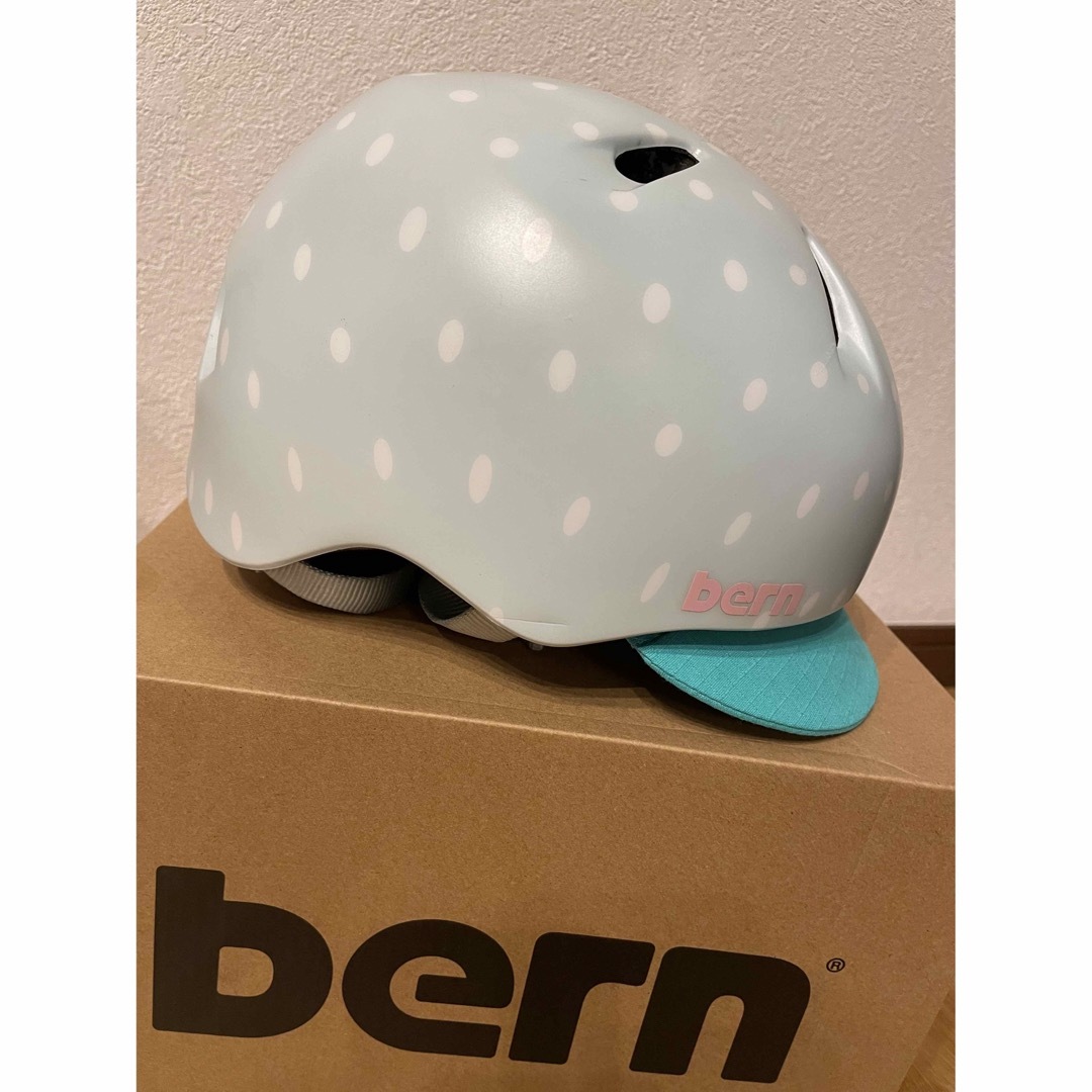 bern(バーン)のbern ポルカ　ドット　サイズxs-s キッズ/ベビー/マタニティの外出/移動用品(自転車)の商品写真