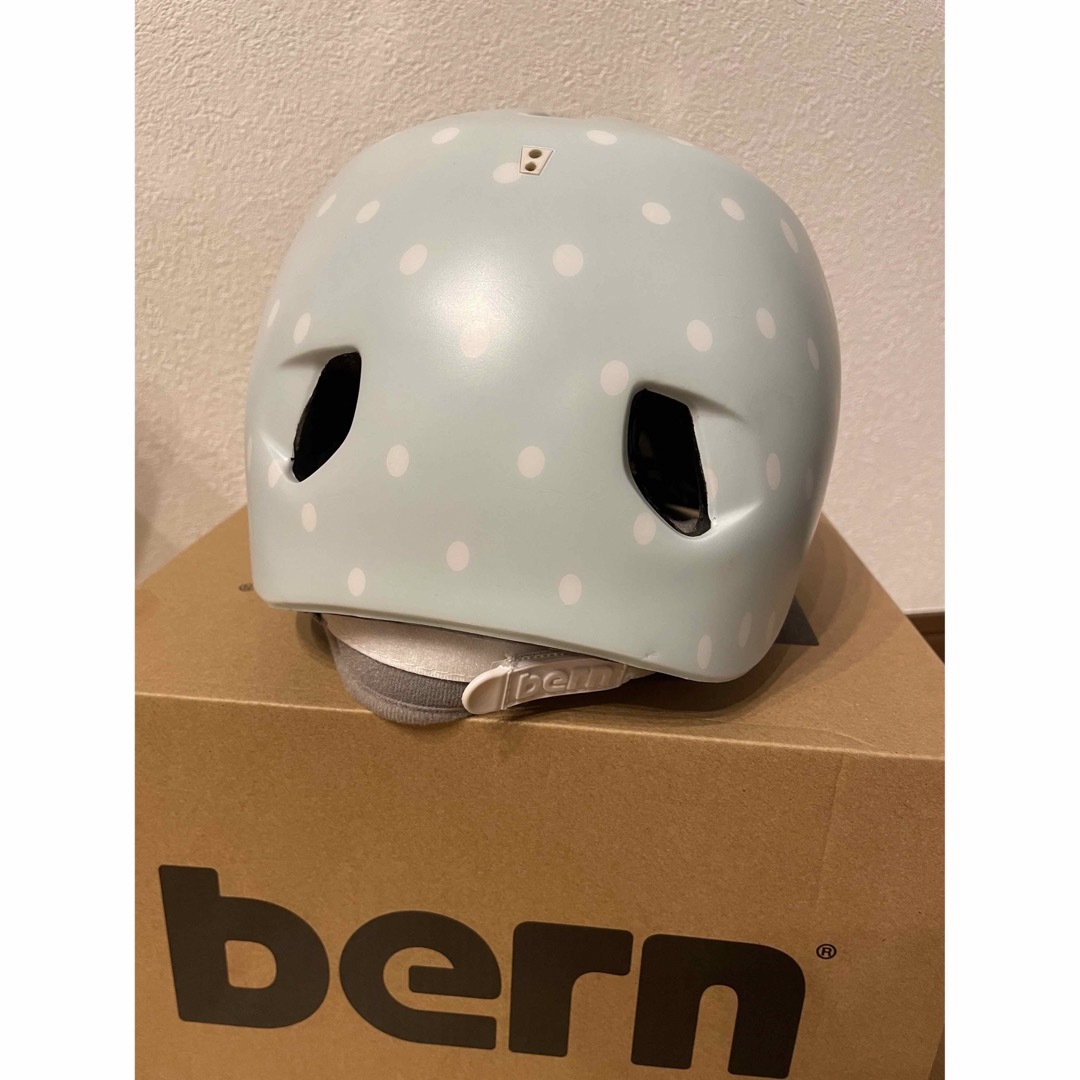 bern(バーン)のbern ポルカ　ドット　サイズxs-s キッズ/ベビー/マタニティの外出/移動用品(自転車)の商品写真