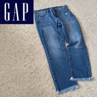 ギャップ(GAP)の【美品】GAP テーパードデニム　ジーンズ　ローライズ　フリンジ　カットオフ(デニム/ジーンズ)