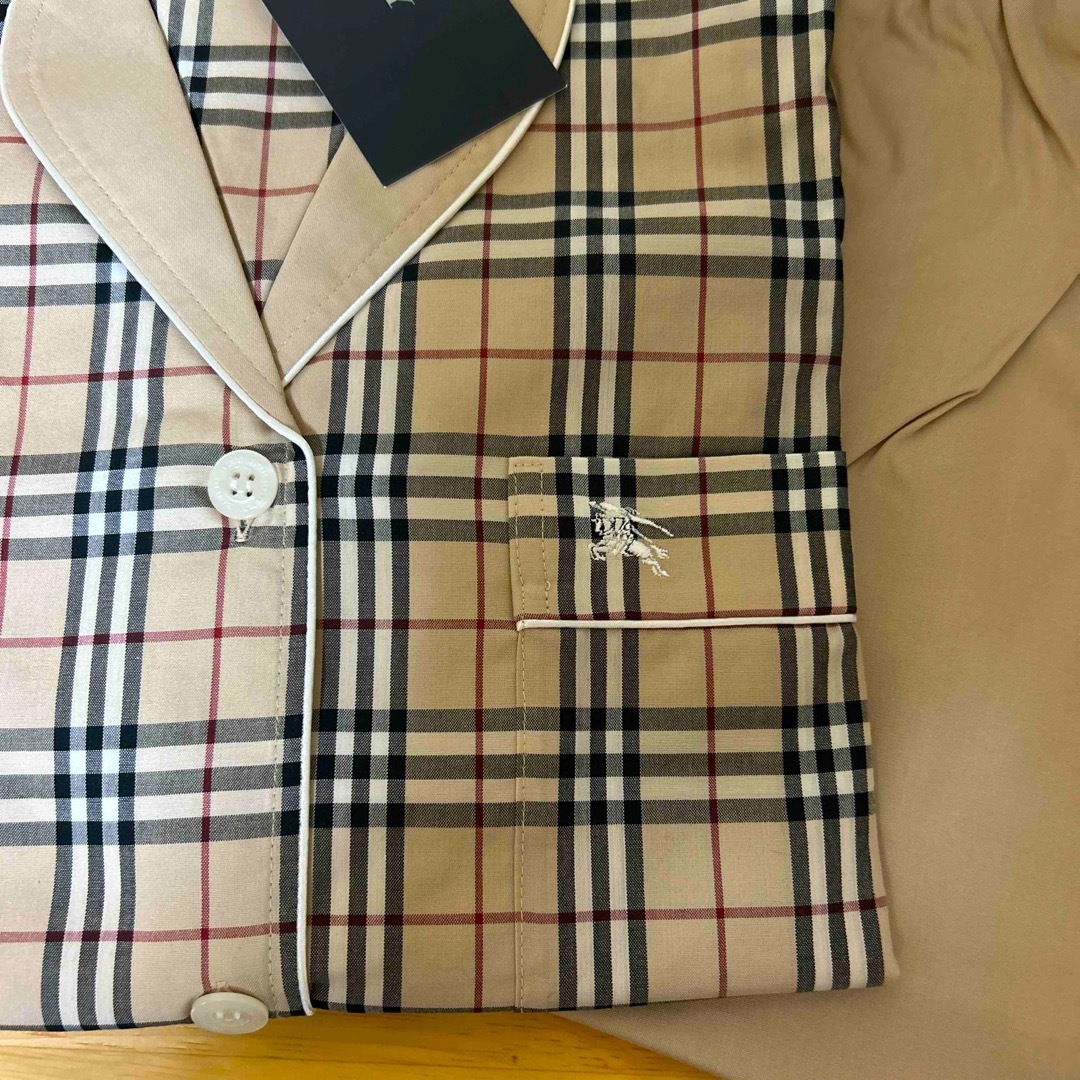 BURBERRY - 【BURBERRY】レディースパジャマ Mサイズの通販 by BURBERRY - 【BURBERRY】レディースパジャマ Mサイズの通販 by