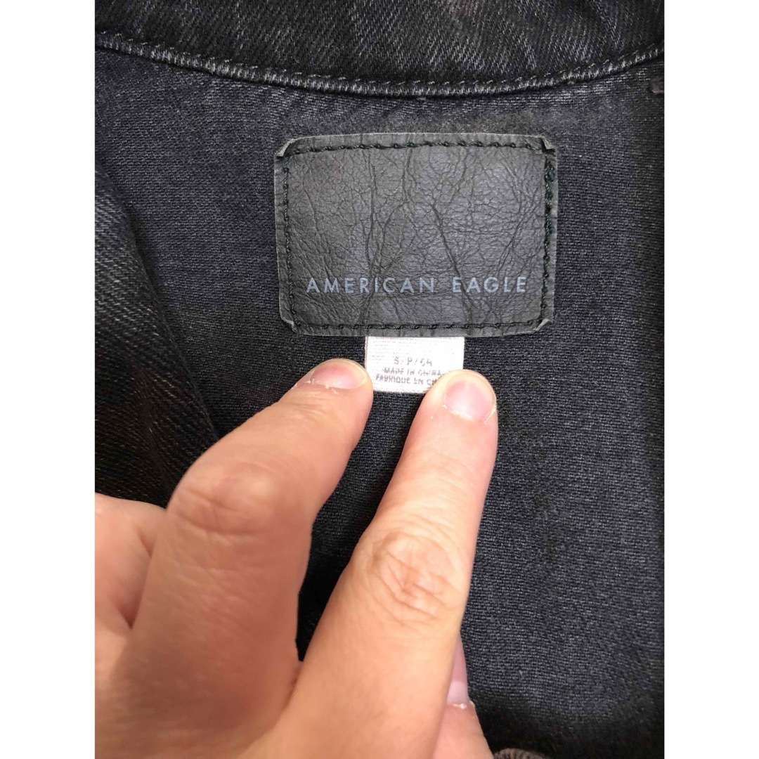 American Eagle(アメリカンイーグル)のAMERICANEAGLEメンズダメージデニムジャケットフォロー割引あり 値下げ メンズのジャケット/アウター(Gジャン/デニムジャケット)の商品写真