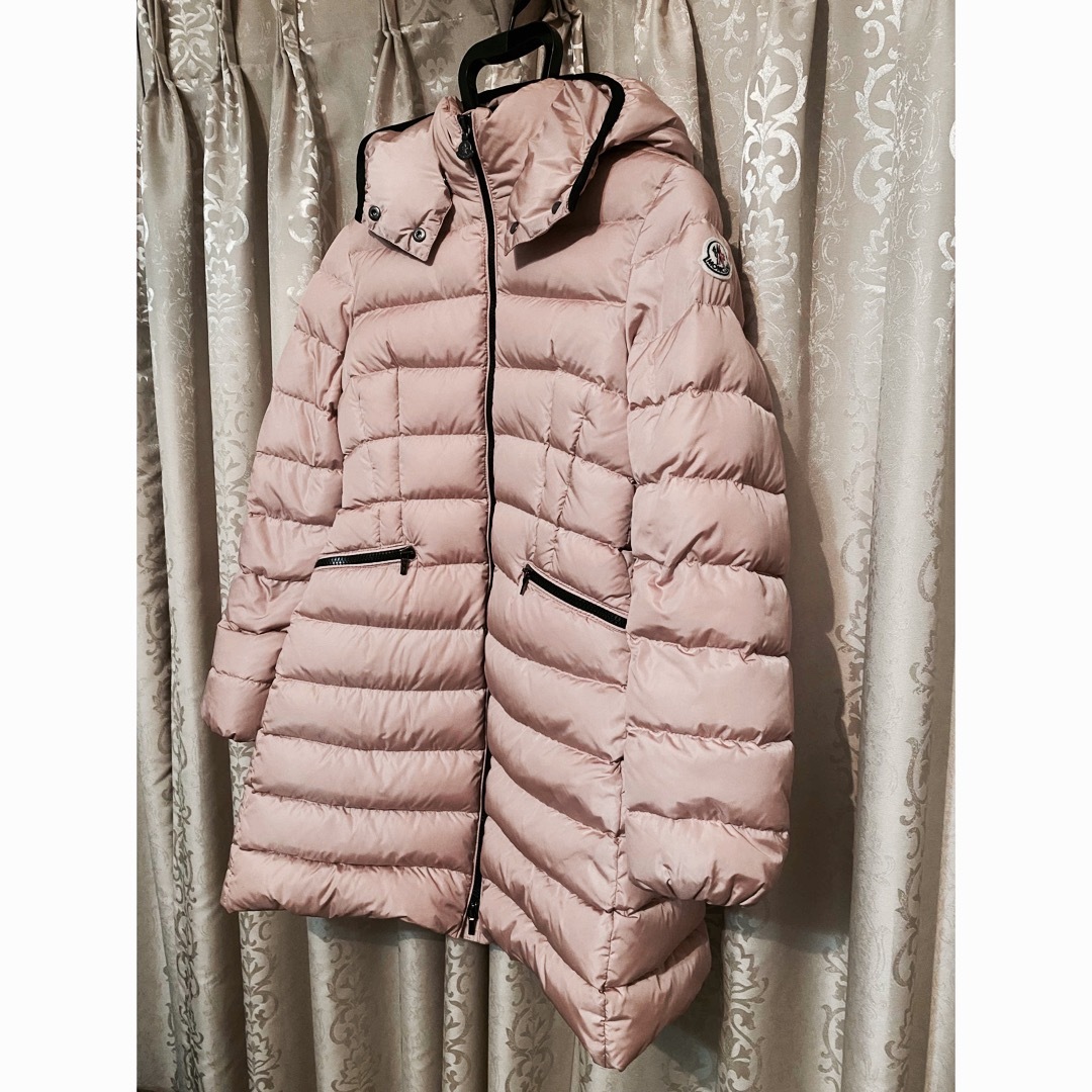 MONCLER(モンクレール)のシャーパル　モンクレール　ピンク　12Ａ レディースのジャケット/アウター(ダウンジャケット)の商品写真