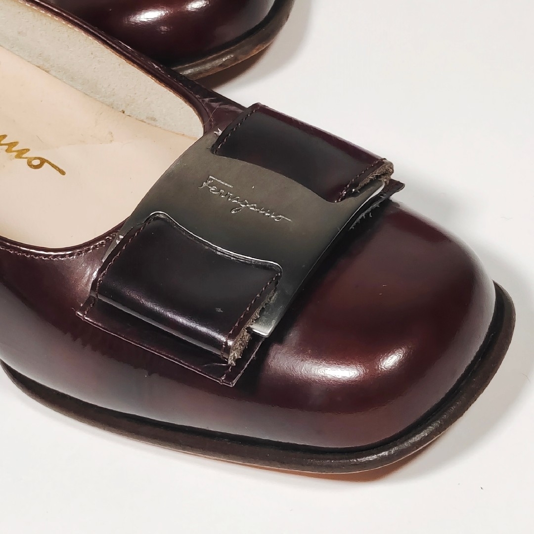 【美品】Ferragamo スクエアトゥ ヴァラヒールパンプス エナメルレザーハイヒール/パンプス