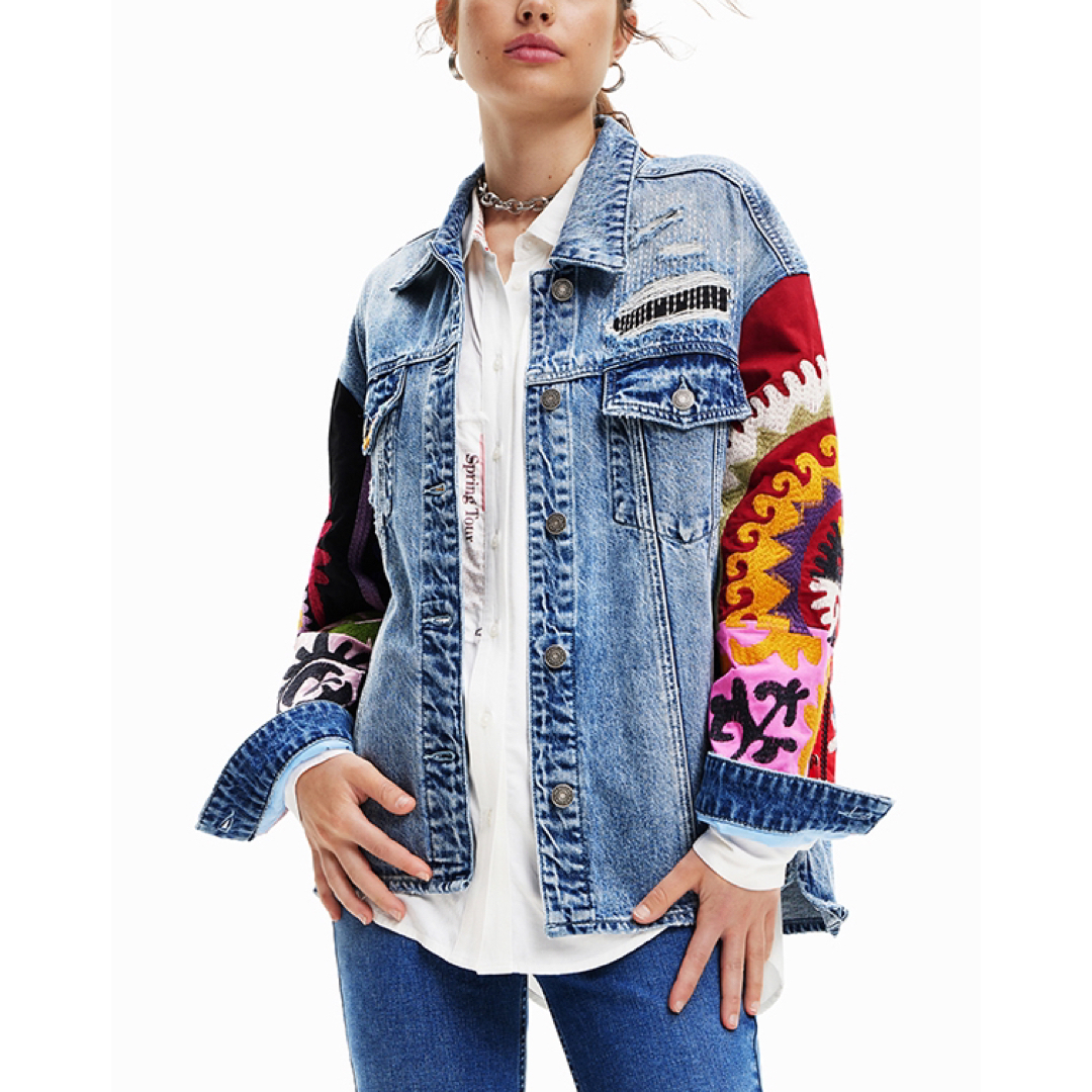 DESIGUAL(デシグアル)の新品✨タグ付き♪定価27,900円　デシグアル　デニムジャケット　大特価❣️ レディースのジャケット/アウター(Gジャン/デニムジャケット)の商品写真