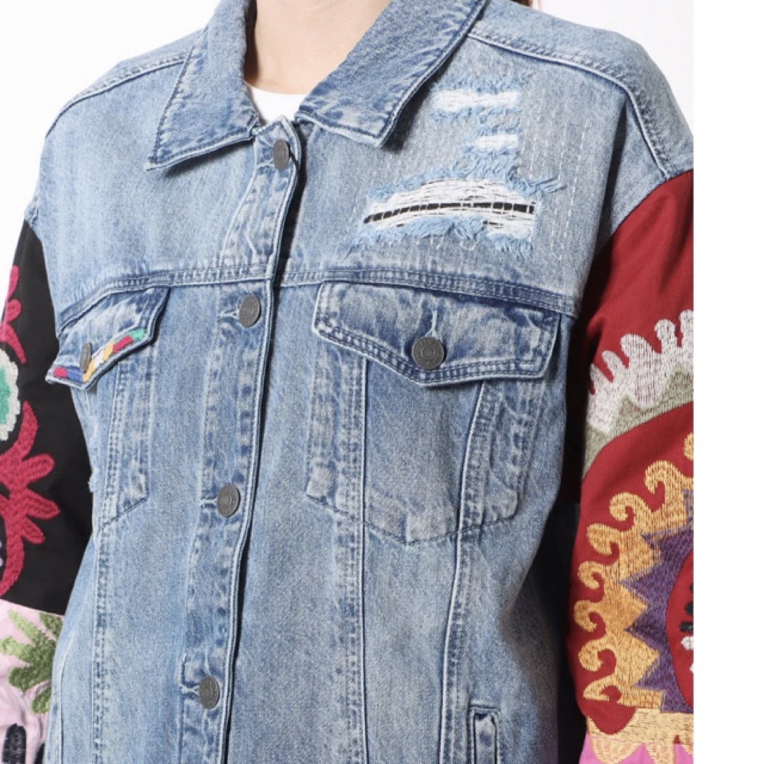 DESIGUAL(デシグアル)の新品✨タグ付き♪定価27,900円　デシグアル　デニムジャケット　大特価❣️ レディースのジャケット/アウター(Gジャン/デニムジャケット)の商品写真