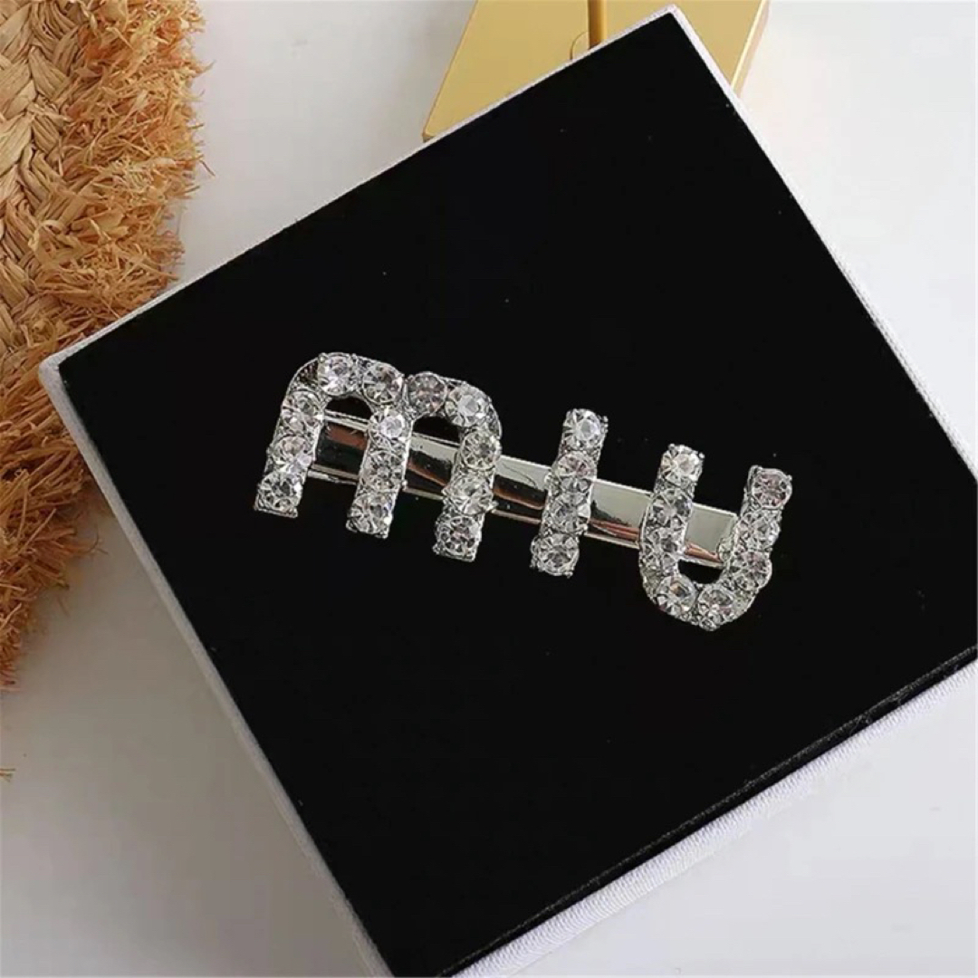miumiu - MIU MIU ミュウミュウ ヘアクリップ ヘアピン 新品 大人気 miumiu - MIU MIU ミュウミュウ ヘアクリップ ヘアピン 新品 大人気