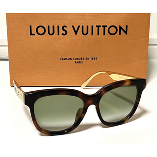 ルイヴィトン(LOUIS VUITTON)の✨美品⚜️LOUIS VUITTON⚜️サングラス LV モノグラム(サングラス/メガネ)