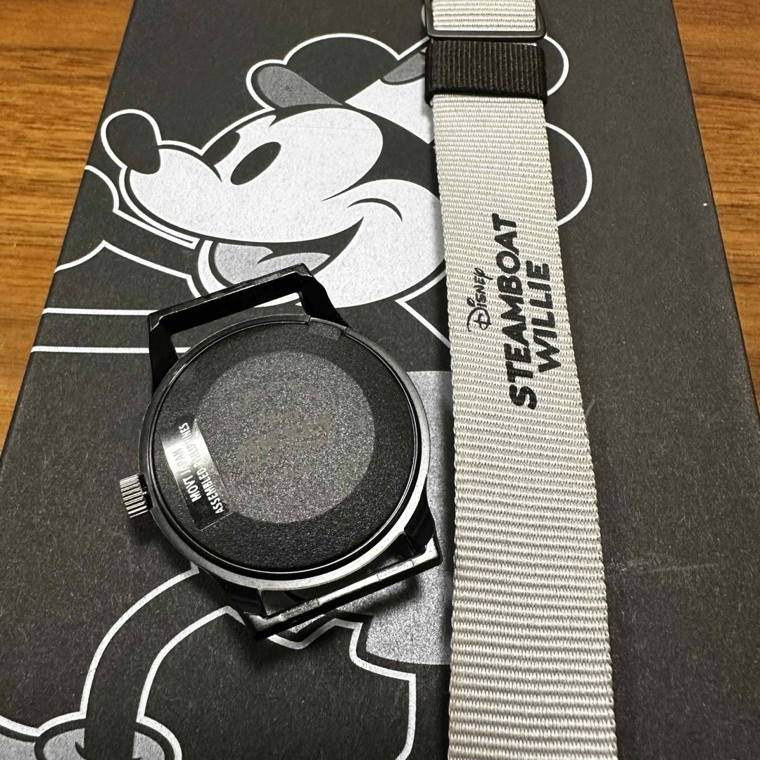 Disney(ディズニー)の蒸気船ウィリー90周年特別限定モデル　timex エンタメ/ホビーのおもちゃ/ぬいぐるみ(キャラクターグッズ)の商品写真