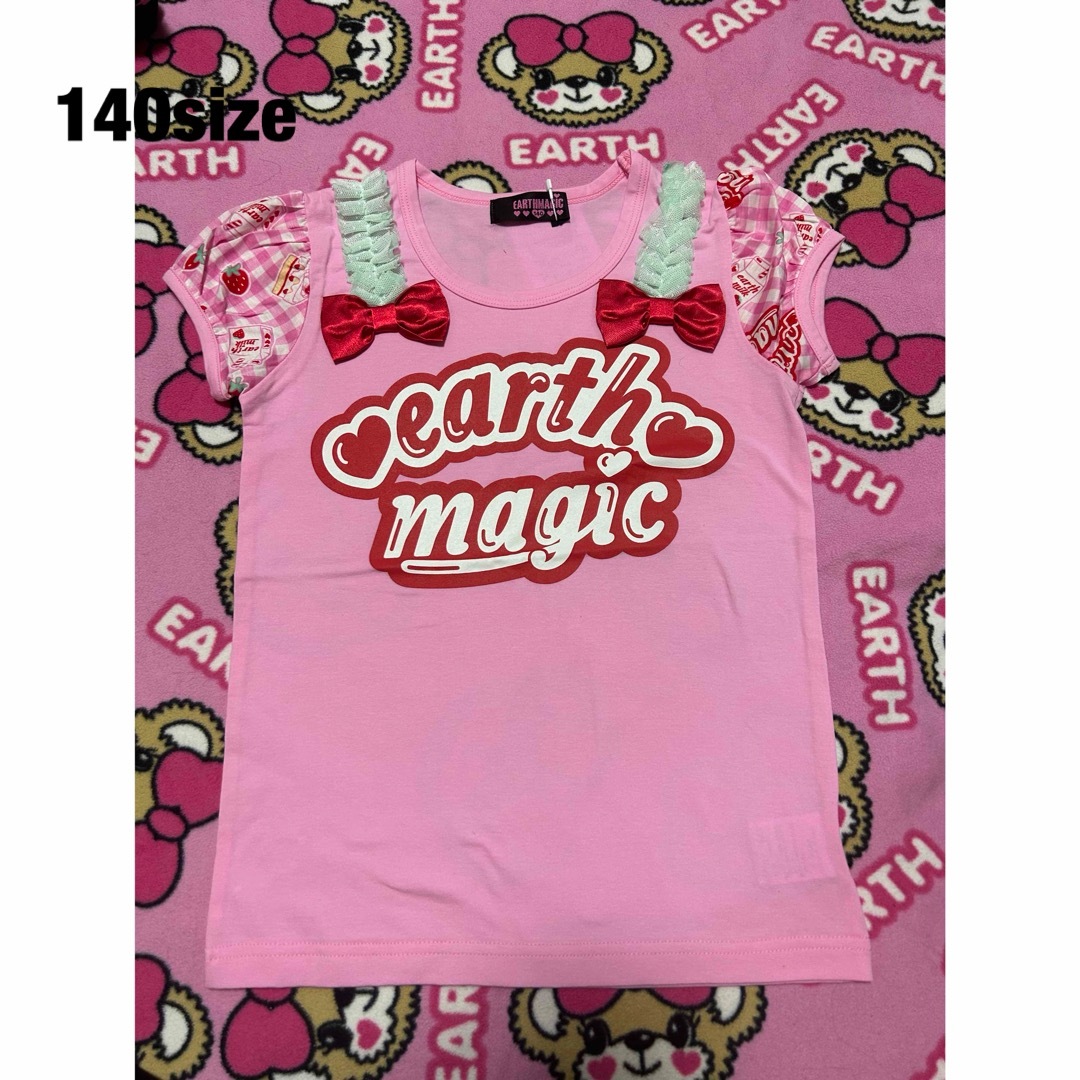 EARTHMAGIC(アースマジック)のいちごT💓140size キッズ/ベビー/マタニティのキッズ服女の子用(90cm~)(Tシャツ/カットソー)の商品写真