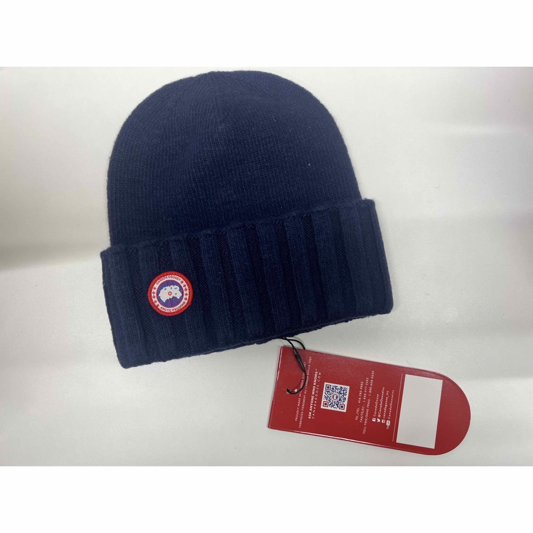 CANADA GOOSE(カナダグース)のCANADA GOOSE カナダグース　ニット帽/ネイビー レディースの帽子(ニット帽/ビーニー)の商品写真