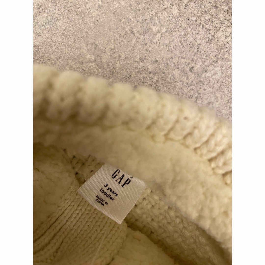 GAP(ギャップ)の新品　GAP セーター　白　ニット　キッズ　100 男の子　子供 キッズ/ベビー/マタニティのキッズ服男の子用(90cm~)(ニット)の商品写真