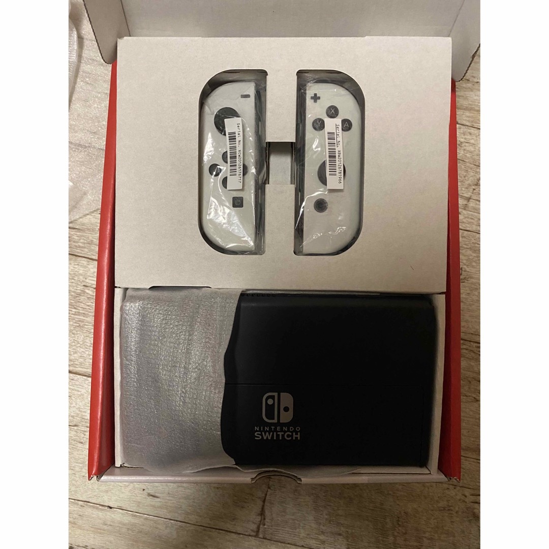 Nintendo switch有機EL2023年10月に購入128GBSD付き Nintendo switch有機EL2023年10月に購入128GBSD付き