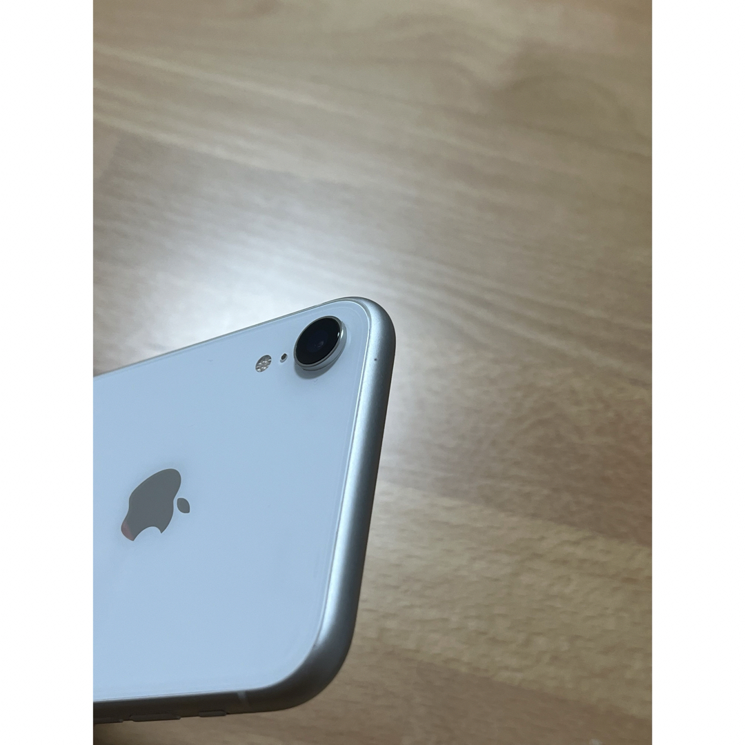 iPhone(アイフォーン)のiPhone XR 64GB ホワイト『最終値下げ』 スマホ/家電/カメラのスマートフォン/携帯電話(スマートフォン本体)の商品写真