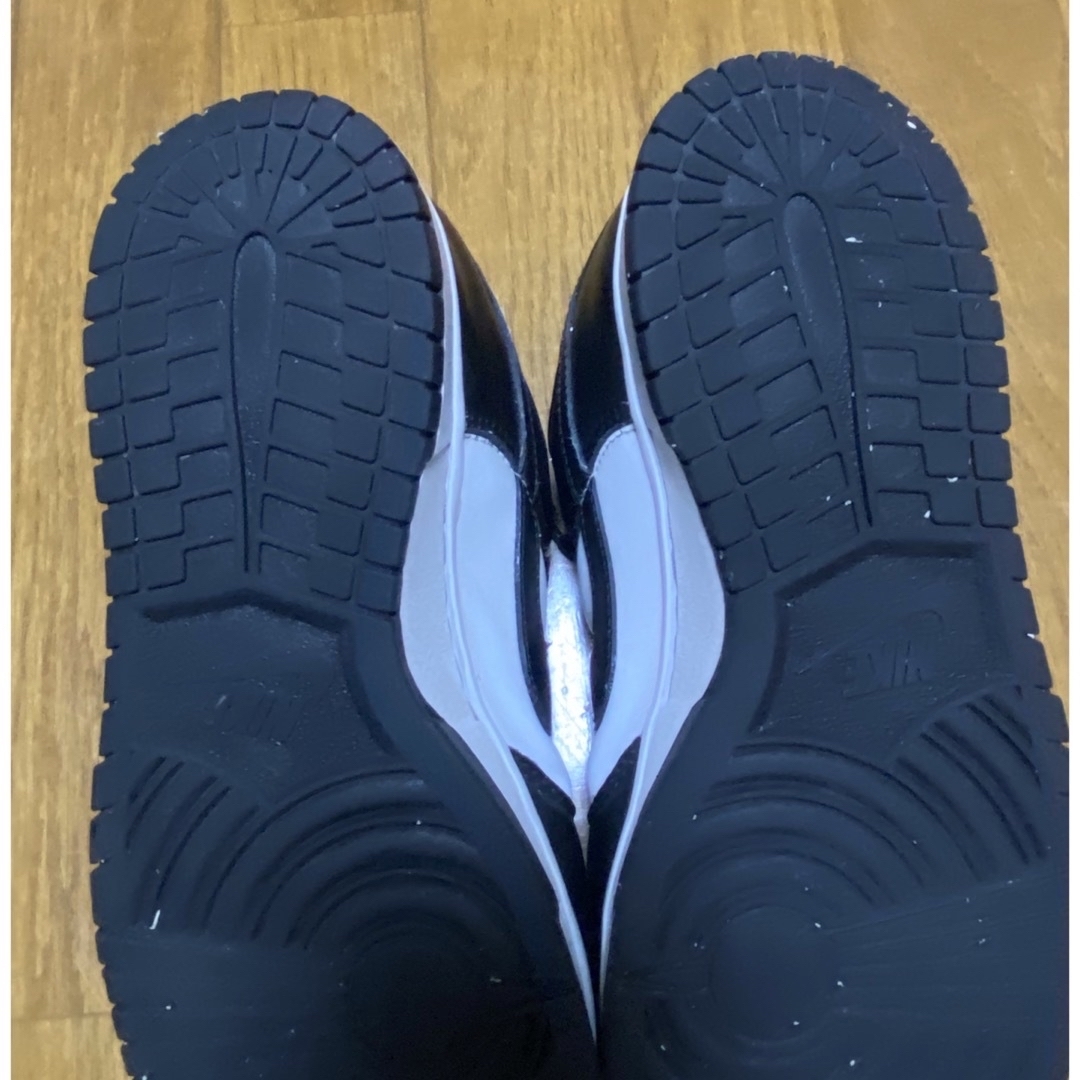NIKE(ナイキ)の最終値下げNIKE DUNK LOWパンダダンク　27センチ　ダンクロー　パンダ メンズの靴/シューズ(スニーカー)の商品写真