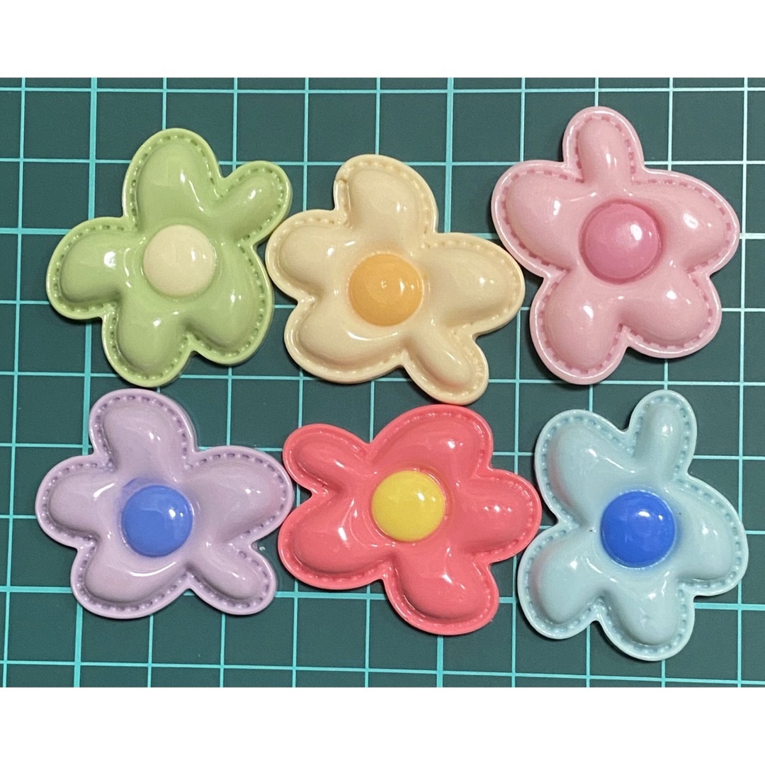 ハンドメイド　資材　フラワー　花　カラフル　カボションパーツ　デコパーツ ハンドメイドの素材/材料(各種パーツ)の商品写真