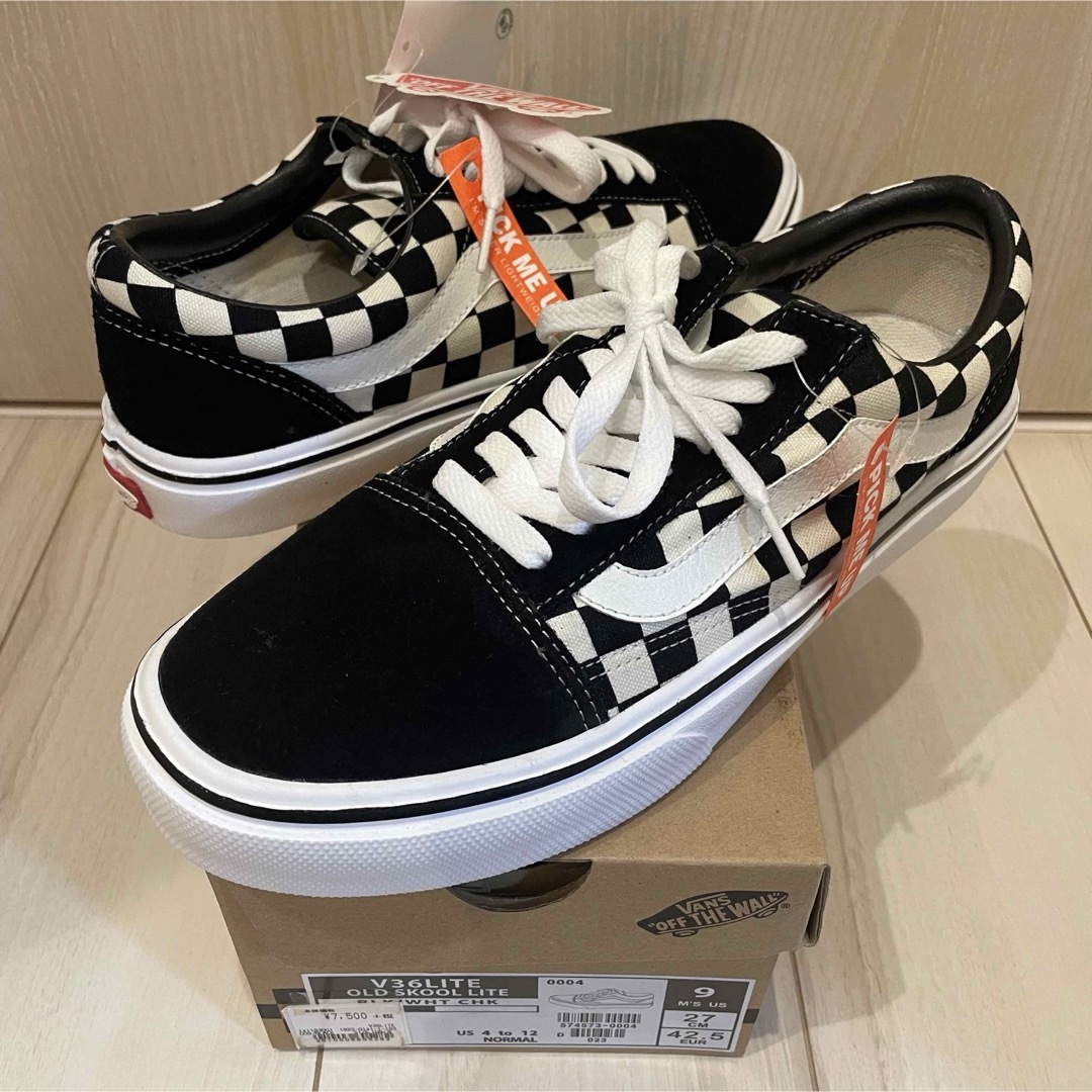 VANS(ヴァンズ)の新品激レアVANS バンズ OLD SKOOL LITE 27cm 超軽量 白黒 メンズの靴/シューズ(スニーカー)の商品写真