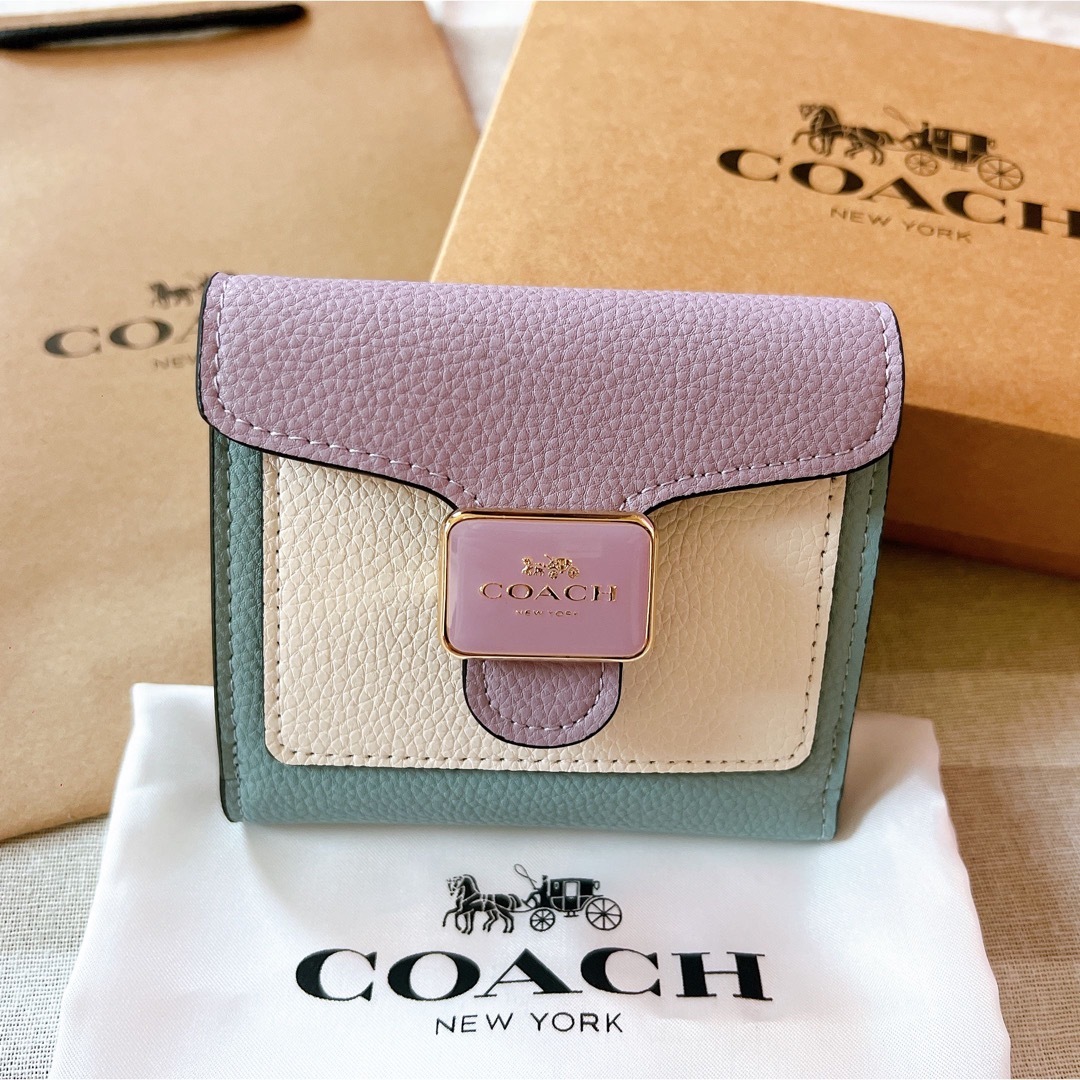 新品未使用coachコーチニつ折り財布パープル人気商品 - 小物