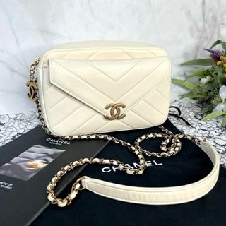 シャネル(CHANEL)のCHANEL シャネル【美品】シェブロン チェーンショルダーバッグ Vステッチ(ショルダーバッグ)