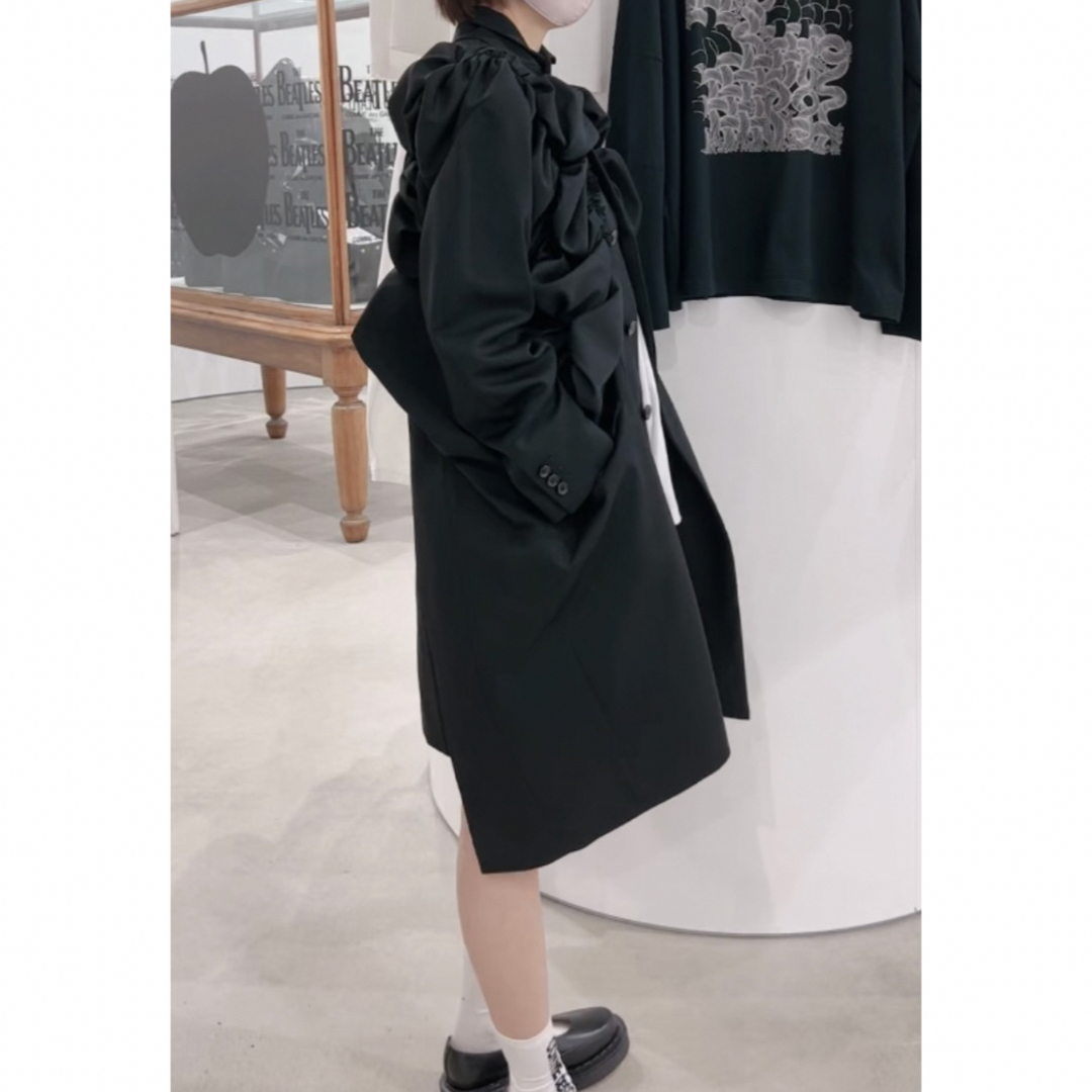 COMME des GARCONS(コムデギャルソン)の2023SS コムデギャルソン　コート レディースのジャケット/アウター(ロングコート)の商品写真