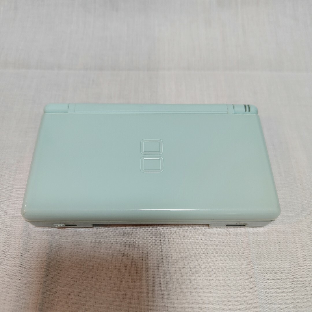 ニンテンドーDS(ニンテンドーDS)のNINTENDO DS Lite　アイスブルー エンタメ/ホビーのゲームソフト/ゲーム機本体(携帯用ゲーム機本体)の商品写真