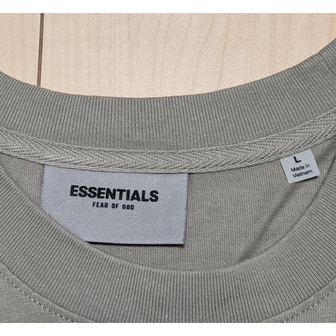 FEAR OF GOD(フィアオブゴッド)のL 良品 FOG Essentials S/S TEE Tシャツ モス メンズのトップス(Tシャツ/カットソー(半袖/袖なし))の商品写真