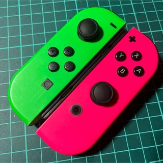 ニンテンドースイッチ(Nintendo Switch)のjoy-con   ★スプラ2カラ〜★   作動品(家庭用ゲーム機本体)