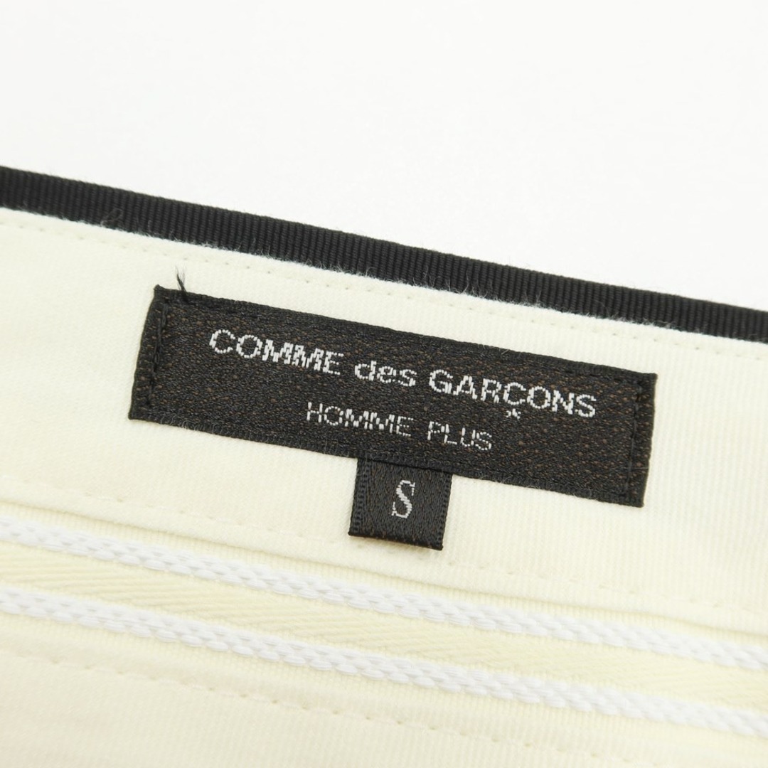 COMME des GARCONS HOMME PLUS(コムデギャルソンオムプリュス)の【中古】コムデギャルソンオムプリュス COMME des GARCONS HOMME PLUS 2023年春夏 レーヨンウール シャドウストライプ ショートパンツ ブラック【サイズS】【メンズ】 メンズのパンツ(ショートパンツ)の商品写真