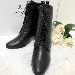 ランバンオンブルー(LANVIN en Bleu)の【未使用級】LANVIN en Bleu ショートブーツ キルティング ヒール(ブーツ)