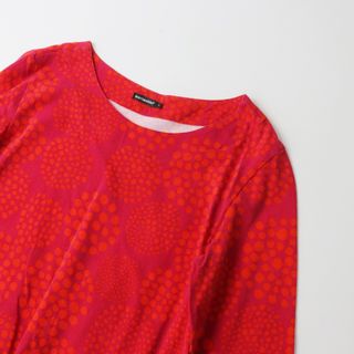 マリメッコ(marimekko)のマリメッコ marimekko HIEKKA コットン ランダムドット プルオーバー ワンピース S/レッド 長袖 水玉 ロング【2400013571173】(その他)