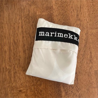 マリメッコ(marimekko)のmarimekko Pieni Unikko スマートバッグ(エコバッグ)