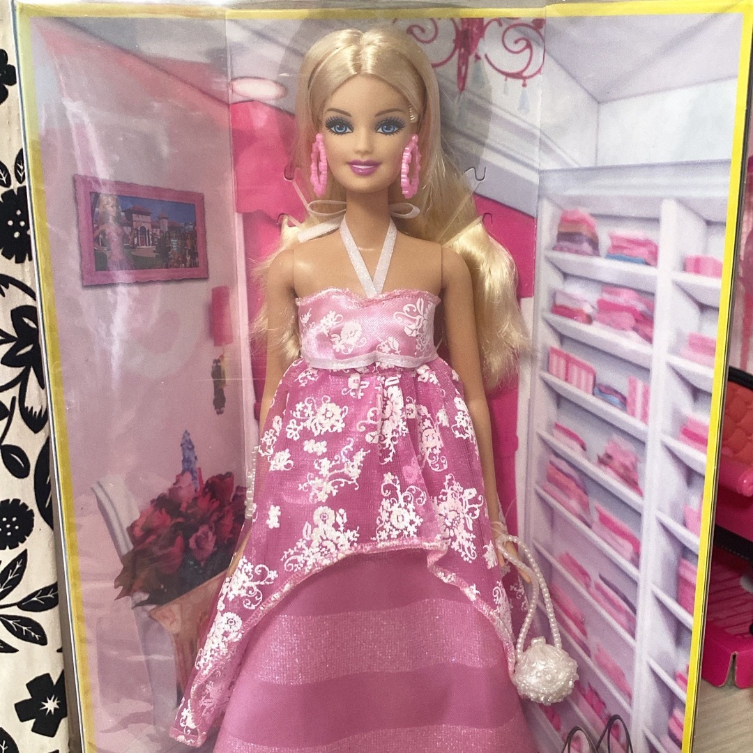 Barbie(バービー)の【専用】　バービー人形　フリルドレス　セット エンタメ/ホビーのおもちゃ/ぬいぐるみ(キャラクターグッズ)の商品写真