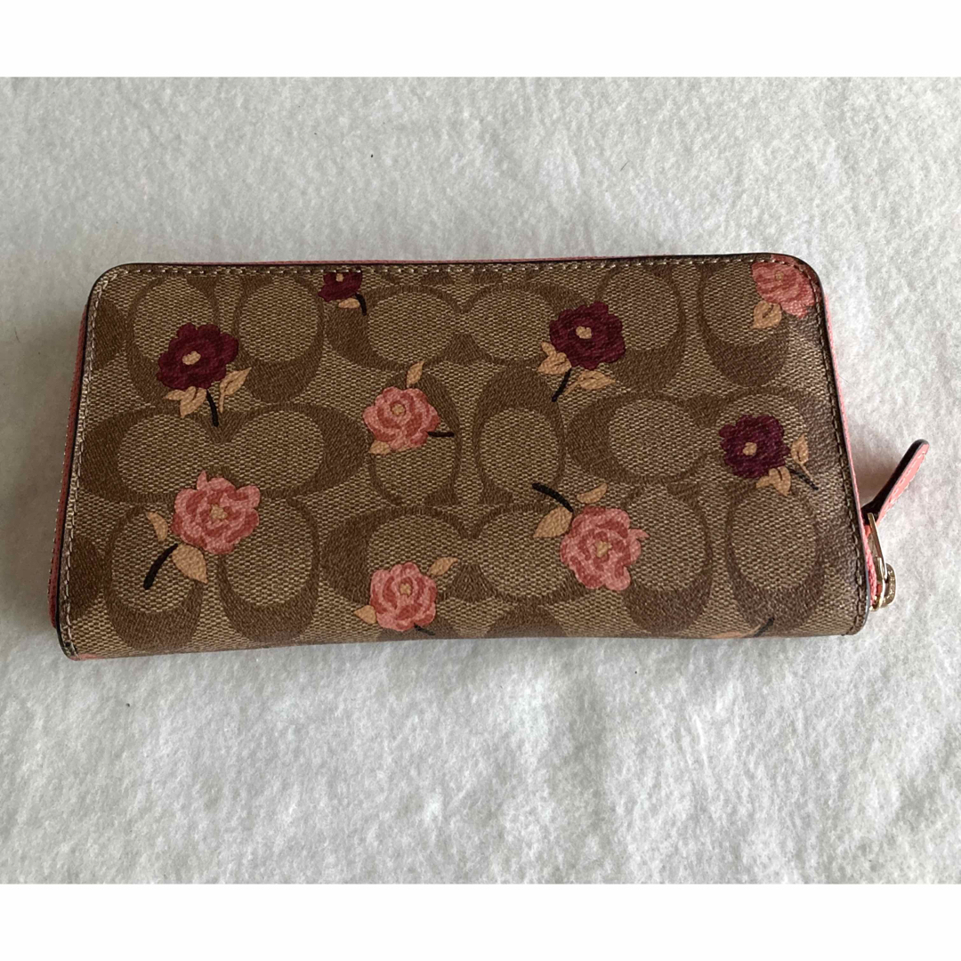 COACH(コーチ)の【美品】 COACH 長財布 花柄 カーキマルチ 財布 ウォレット コーチ レディースのファッション小物(財布)の商品写真